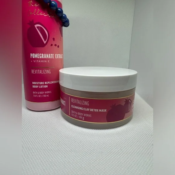 Pomegranate Extract Body Care BBW Wellness Collection
Bundle of 3 NWT - Picture 2 of 4